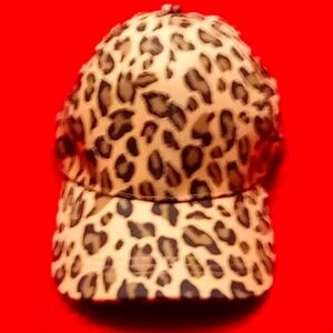 Leopard printed hat
